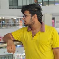Vignu Searching For Place in Chennai, Tamil Nadu, India