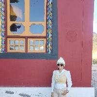 Insiya Fatah Searching For Place in Satellite, Ahmedabad, Gujarat, India