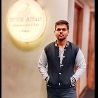 Vipul Maisske Searching For Place in Delhi, India