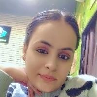 Bhavika Searching For Place in DLF CyberHub (Gurugram, Haryana), DLF Cyber City, DLF Phase 2, Sector 24, Gurugram, Haryana, India