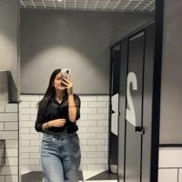 Ayushi Oberoi Searching For Place in Noida, Uttar Pradesh, India