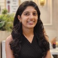 Sudha Searching For Place in Hasanganj, Lucknow, Uttar Pradesh, India
