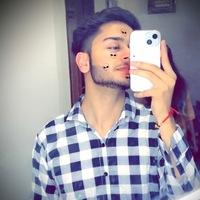 Gaurav Dagar Searching For Place in Delhi, India