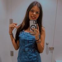 Tina Bora Searching Flatmate in Erandwane, Pune, Maharashtra, India