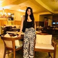 Divyani Searching For Place in Mumbai, Maharashtra, India