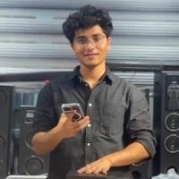 Divyanshu Singh Searching For Place in Delhi, India