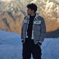 Udit Purohit Searching For Place in DLF CyberHub (Gurugram, Haryana), DLF Cyber City, DLF Phase 2, Sector 24, Gurugram, Haryana, India