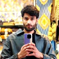 Ennam Searching For Place in Hauz Khas, New Delhi, Delhi, India