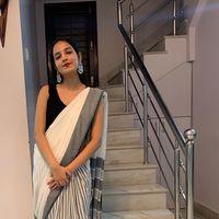 Nidhi Ahuja Searching For Place in Gurugram, Haryana, India