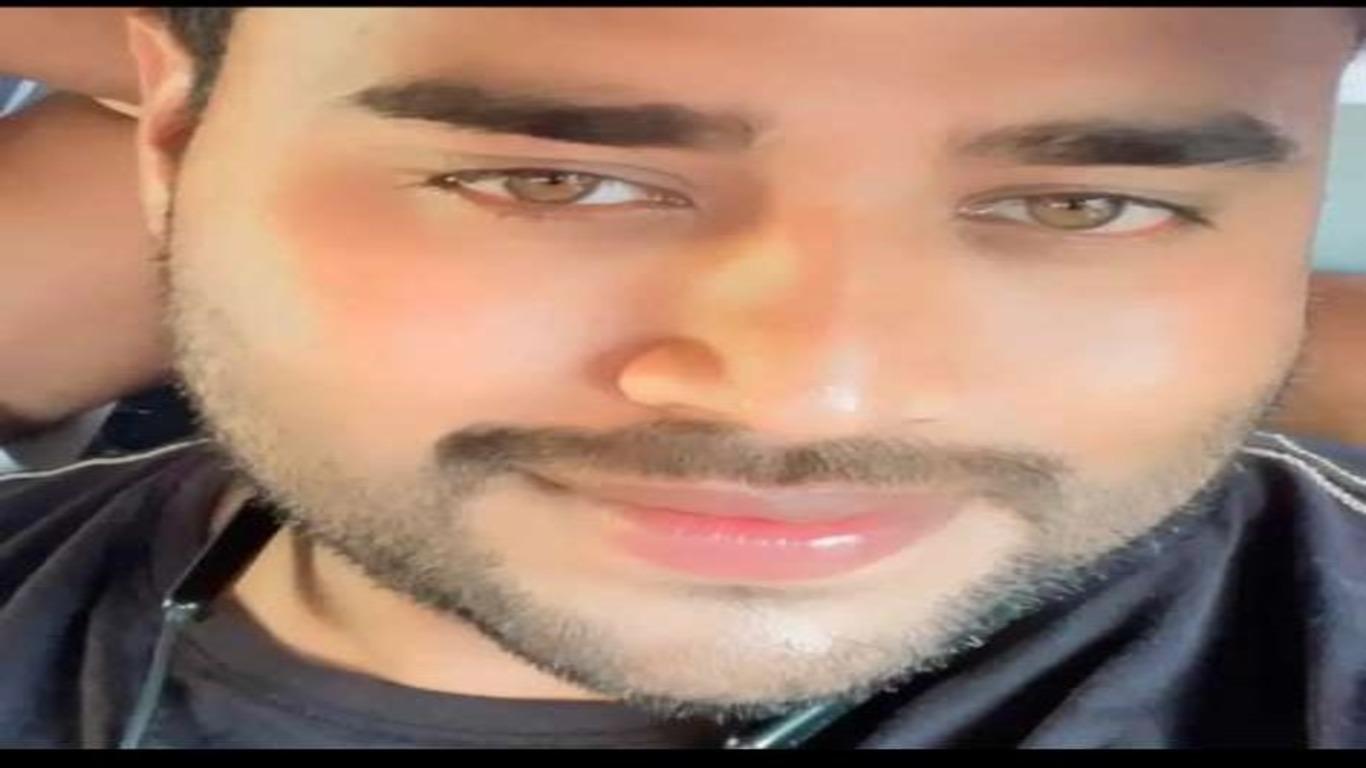 Vivek Kumar Searching Flatmate in Mehrauli - Badarpur Rd, Block A, DDA Flats, Saket, New Delhi, Delhi 110030